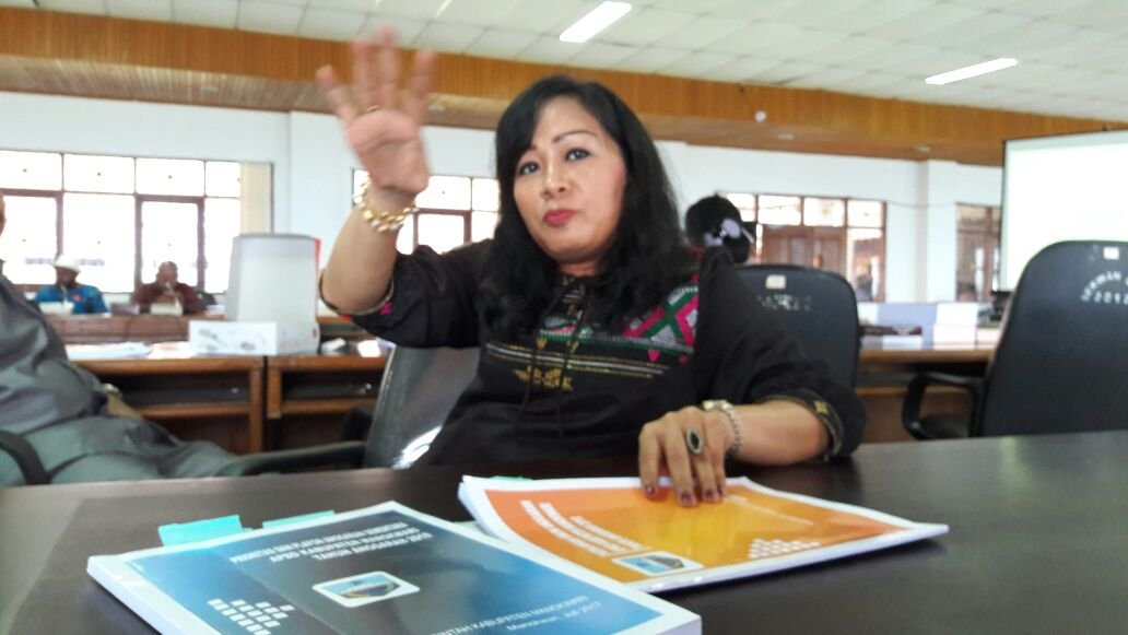 Ketua-Komisi-A-DPRD-Manokwari Ayu Humaira Batarai