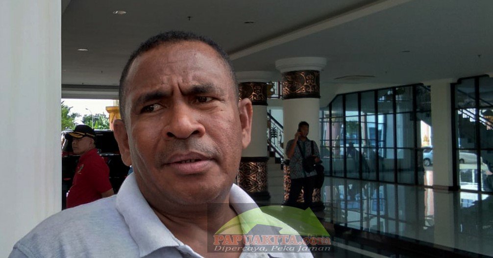 Agustinus Melkias Rumbino Kepala Biro Pemerintahan