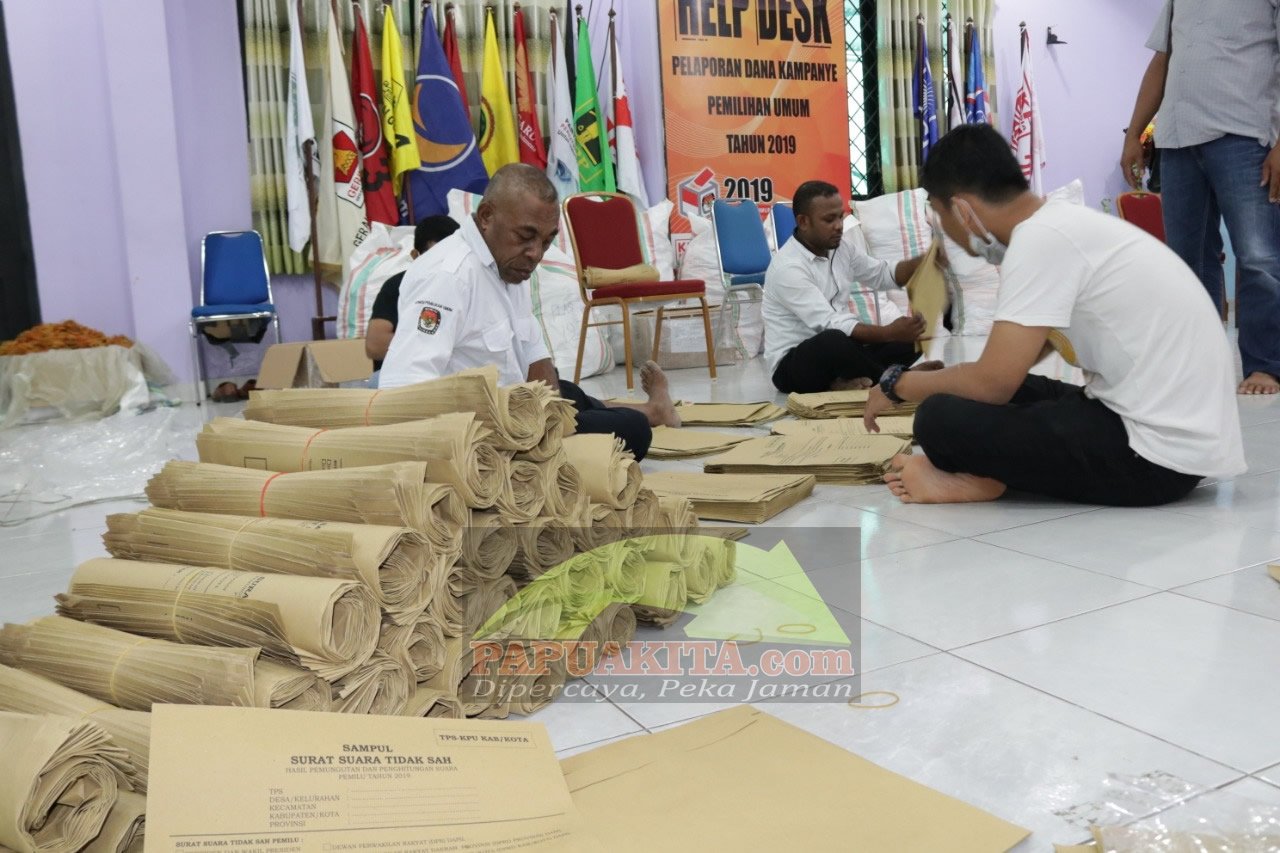KPU Manokwari Mulai Sortir Logistik Pemilu 2019-1-wt KPU Manokwari