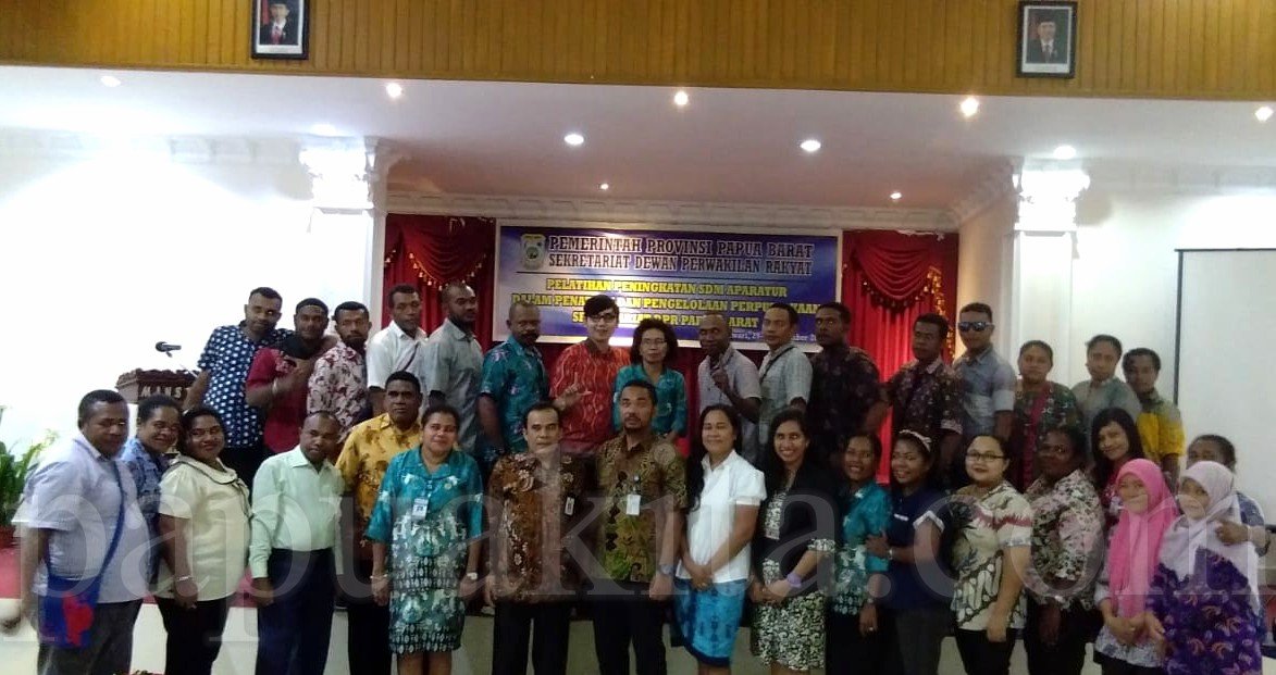 Pelatihan pengelolaan Perpustakaan Setwan Papua Barat Perpustakaan Setwan Papua Barat