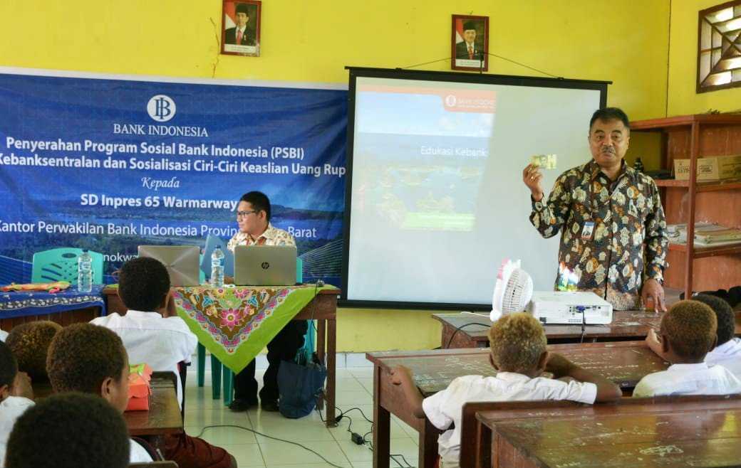 Sosialisasi ciri-ciri keaslian uang rupiah