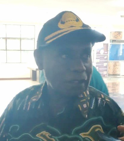 Sekda Provinsi Papua Barat Nathaniel Mandacan