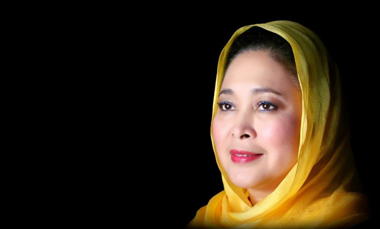 Siti Hediati Hariyadi atau lebih dikenal sebagai Titiek Soeharto. Titiek Suharto