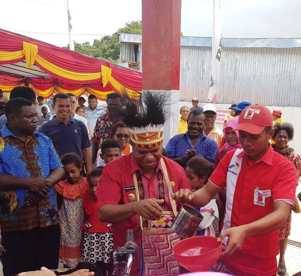 Peresmian lembaga penyalur SPBU Kompak CV Smook Mandiri 86.984.16, di Kampung Yukase, Distrik Ayamaru Kabupaten Maybrat (2) SPBU Kampung Yukase