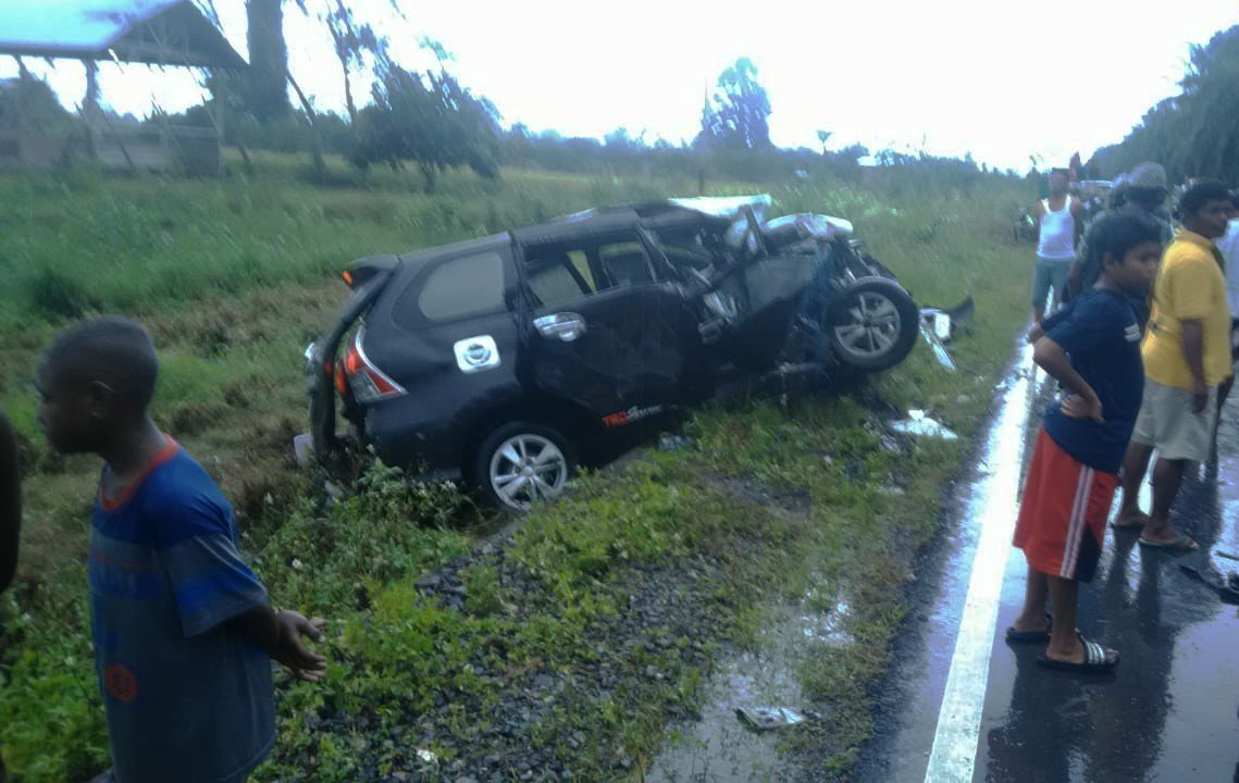 Bodi toyota avansa ringsek setelah dihantam truk box saat terlibat kecelaan di Jalur Luar SP-3, Distrik Prafi, Kabupaten Manokwari Kecelakaan SP3 Prafi