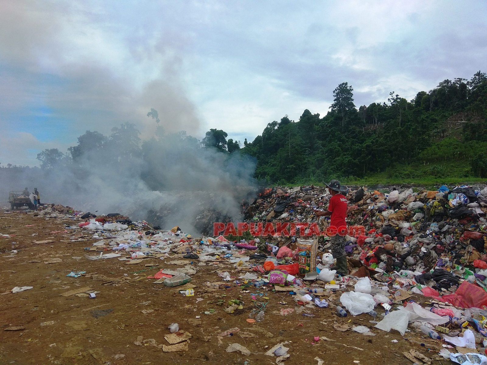 Lokasi Tempat Pembuangan Akhir (TPA) di Kelurahan Sowi, Distrik Manokwari Barat, Kabupaten Manokwari LP3BH Manokwari