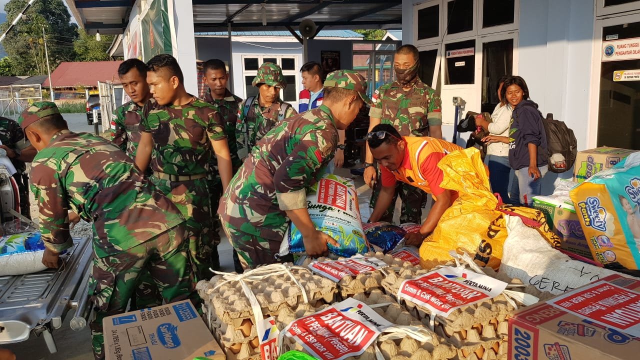 Tim Pertamina Peduli Kirim Bantuan Logistik untuk Para Pengungsi di Wamena (2)