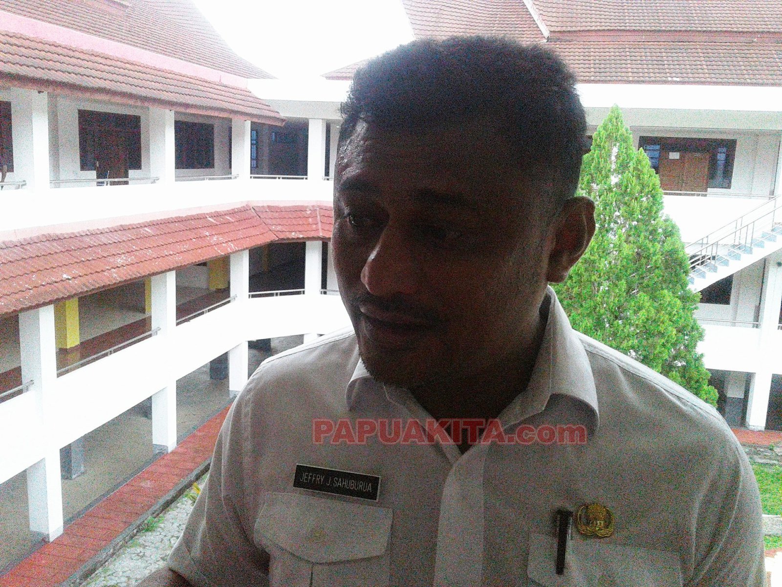 KEPALA DINAS PEMBERDAYAAN MASYARAKAT DAN KAMPUNG KABUPATEN MANOKWARI, JEFFRY SAHUBURUA