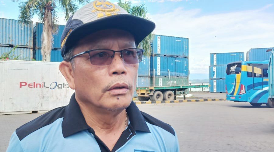 Kepala Dinas Perhubungan Kelautan dan Perikanan, Albert Simatupang