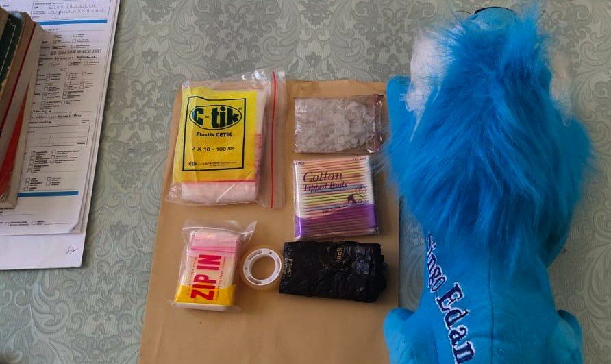 Sabu seberat 15,36 gram yang dikirim menggunakan jasa pengiriman dari Makassar, Sulawesi Selatan ke Manokwari.