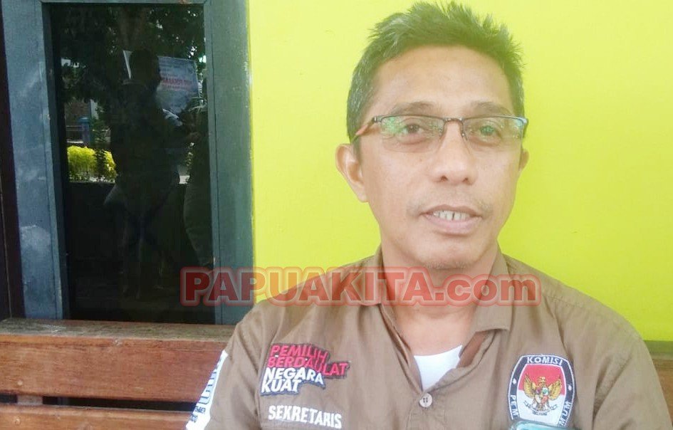 Sekretaris KPU Kabupaten Manokwari, Rustam Efendi Sekretaris KPU Kabupaten Manokwari, Rustam Efendi