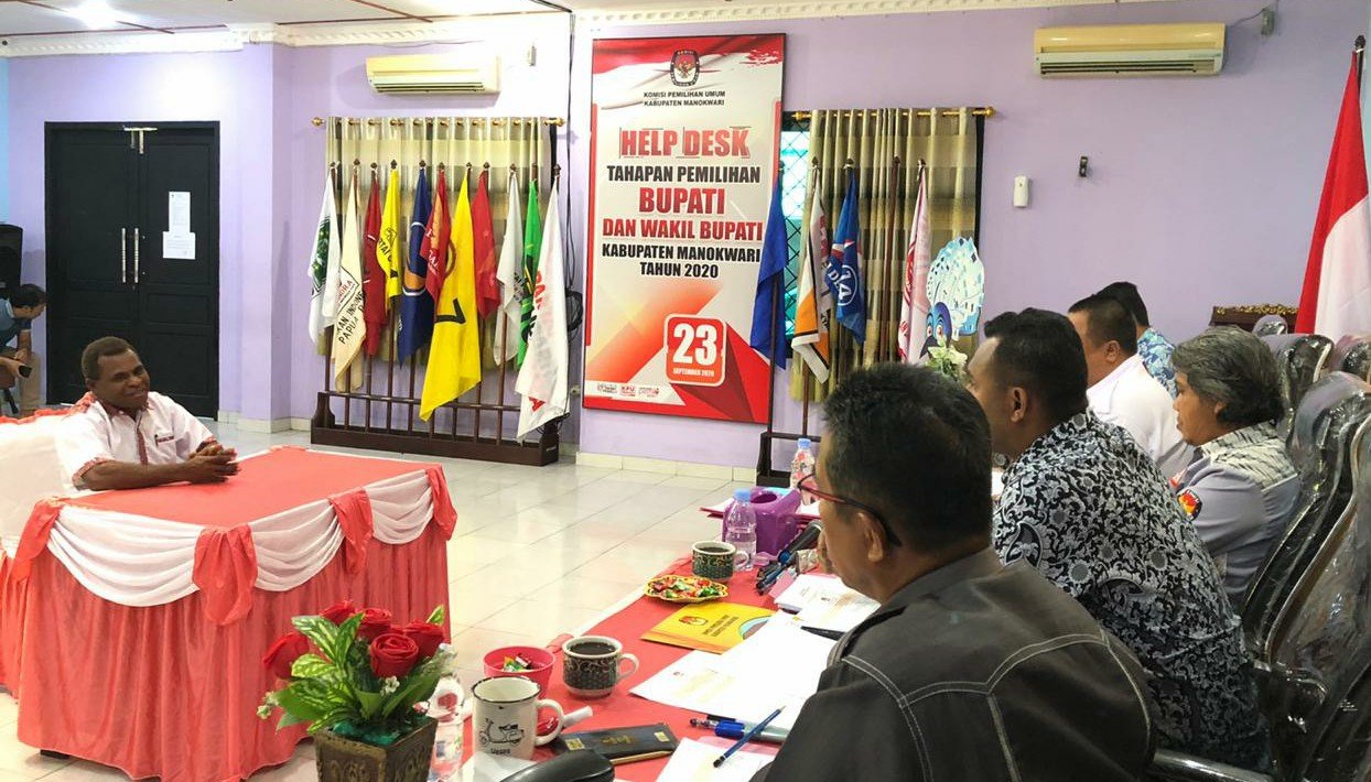 Seleksi wawancara yang digelar KPU Kabupaten Manokwari dalam rangka pelaksanaan Pilkada Kabupaten Manokwar. Seleksi ini diikuti oleh 90 calon PPD dari sembilan distrik se-Kabupaten Manokwar