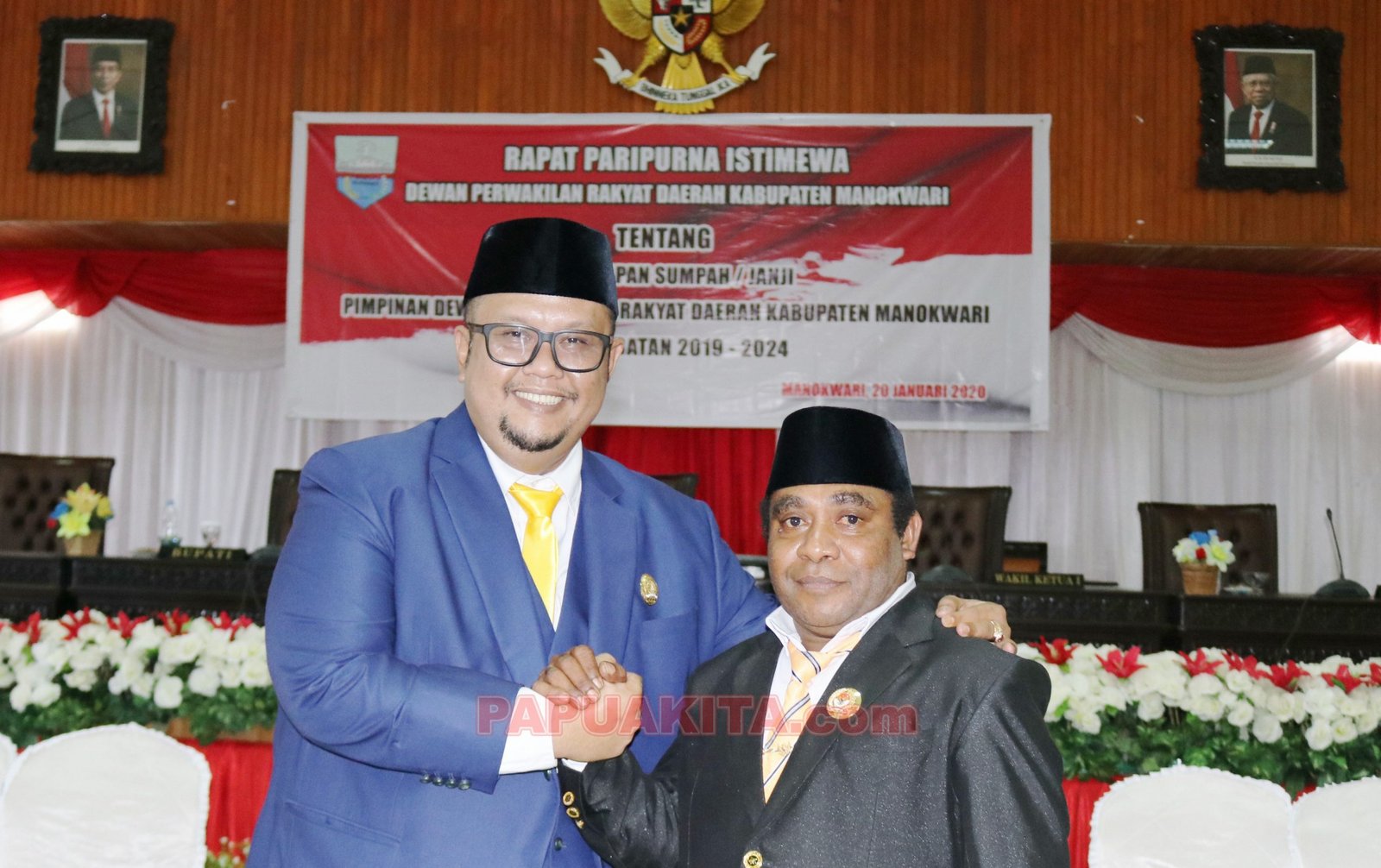 Wakil Ketua DPRD Kabupaten Manokwari, Norman Tambunan bersama koleganya sesama kader Golkar, Salasa Mansim