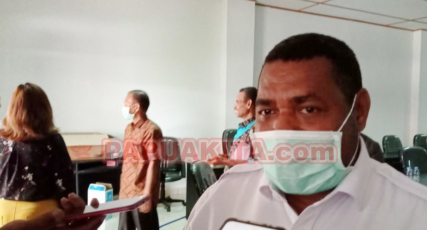 Bupati Demas Paulus Mandacan