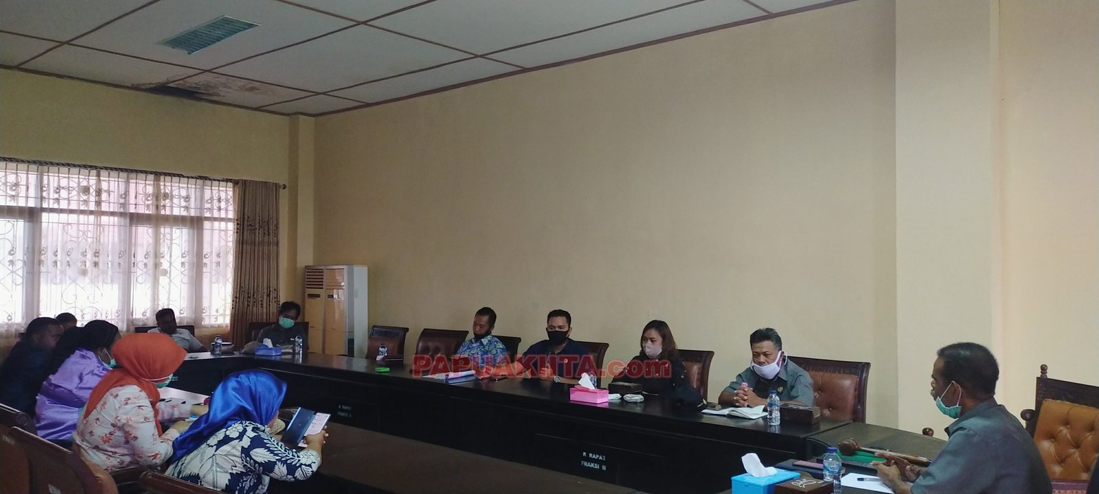 Suasana rapat. DPRD Kabupaten Manokwari resmi membentuk Panitia Khusus (Pansus) Covid-19