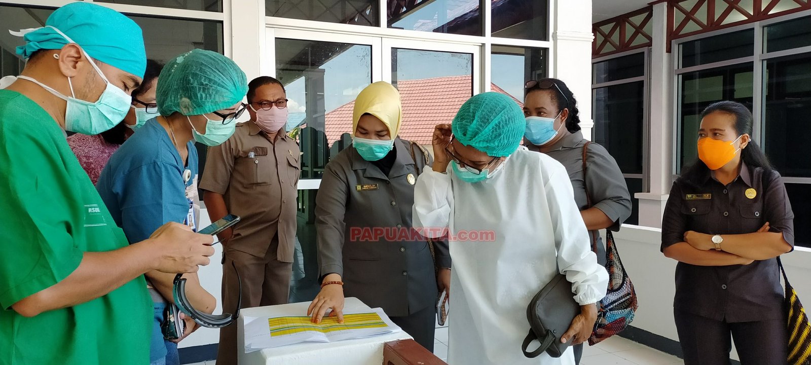 Pansus Covid-19 DPRD Kabupaten Manokwari saat mengunjungi RSUD.