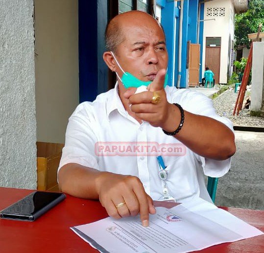 Ketua Harian Gugus Tugas Covid-19 Kabupaten Manokwari drg. Henri Sembiring