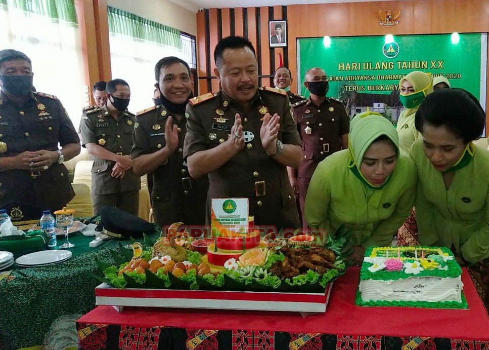 Upacara perayaan Hari Ulang Tahun IAD ke XX di lingkungan Kejaksaan Tinggi Papua Barat
