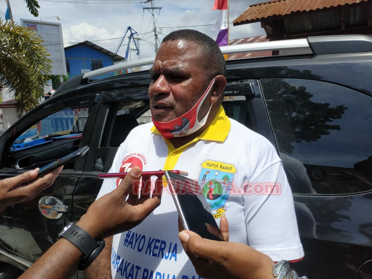 Ketua Tim Perjuangan Honorer Pemprov Papua Barat Yan Piet Homer
