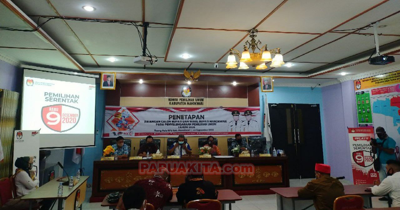 KPU Kabupaten Manokwari resmi menetapkan pasangan SMART dan pasangan HEBO sebagai pasangan calon bupati dan wakil bupati pada Pilkada 2020