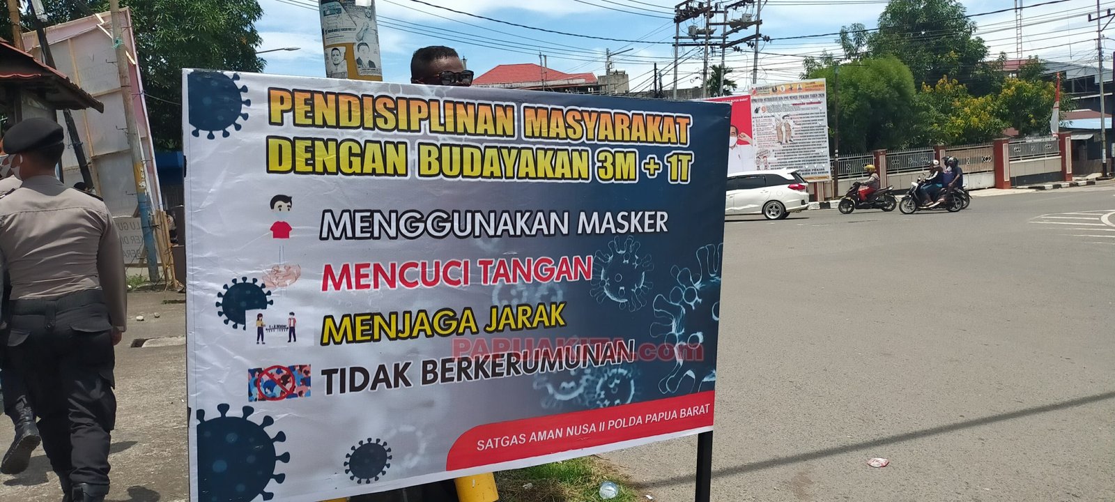 Kampanye 3M-1T oleh Polda Papua Barat yang dirangkai dengan pembagian 200 ribu makser ke seluruh wilayah Papua Barat