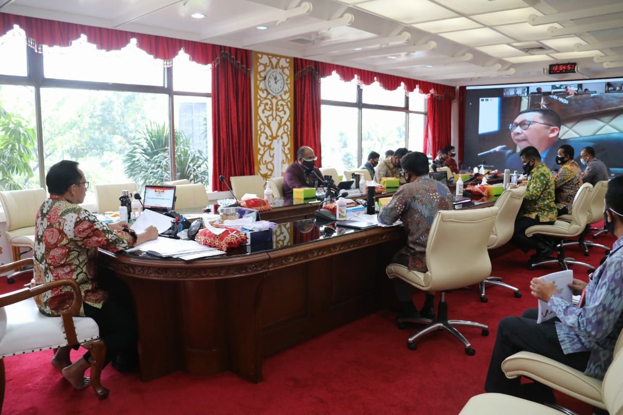 Rapat Dengar Pendapat (RDP) dengan Komisi II DPR RI melalui video confrence untuk membahas Evaluasi Terkait Pelaksanaan Pilkada Serentak Tahun 2020