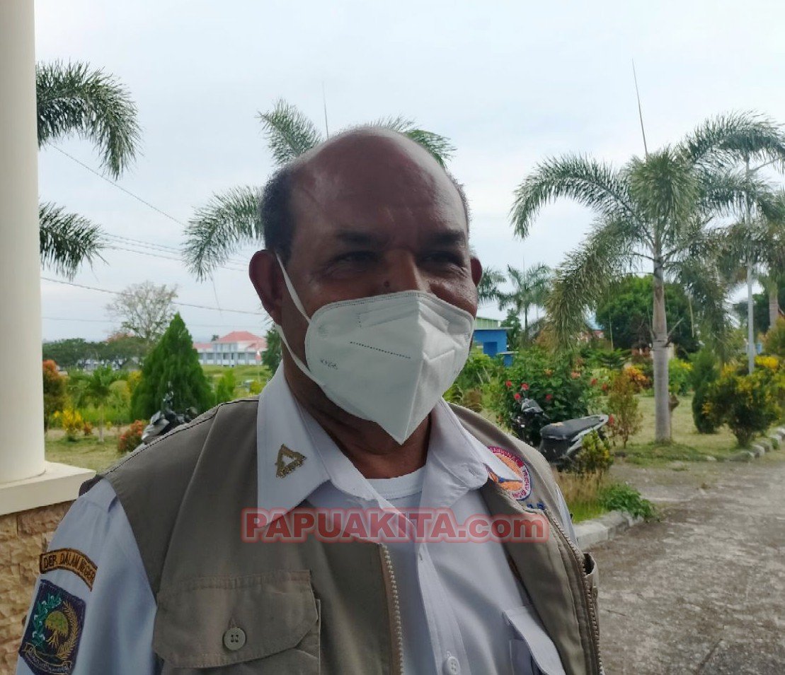 Ketua Satgas Covid-19 Provinsi Papua Barat Derek Ampnir