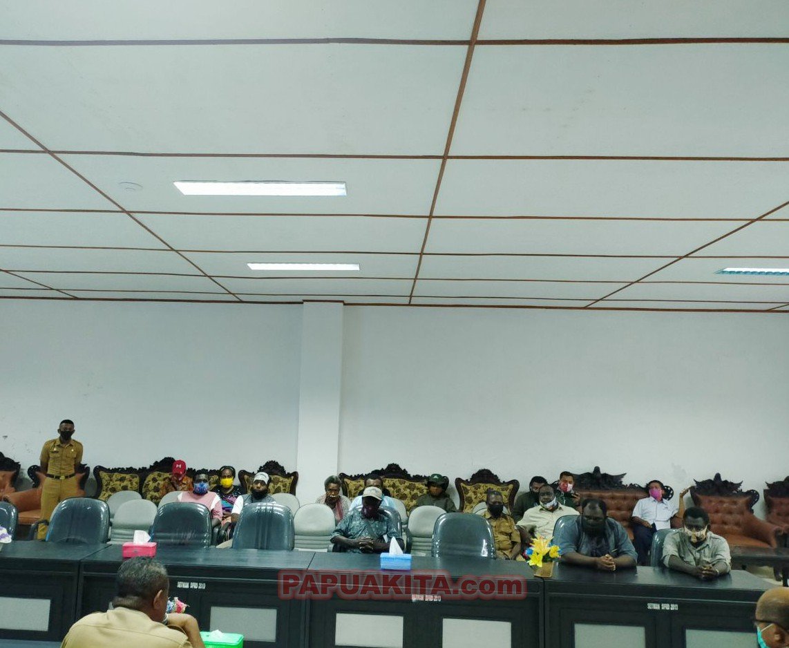 Sosialisasi pemanfaatan Balai Latihan Koperasi Provinsi Papua Barat sebagai Faskar Terpusat kepada perwakilan warga Sowi