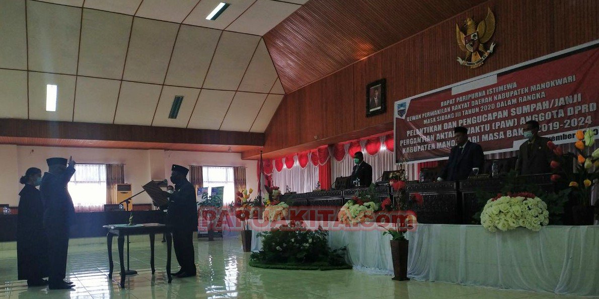 Proses PAW Anggota DPRD Kabupaten Manokwari Henok Isak Rumansara