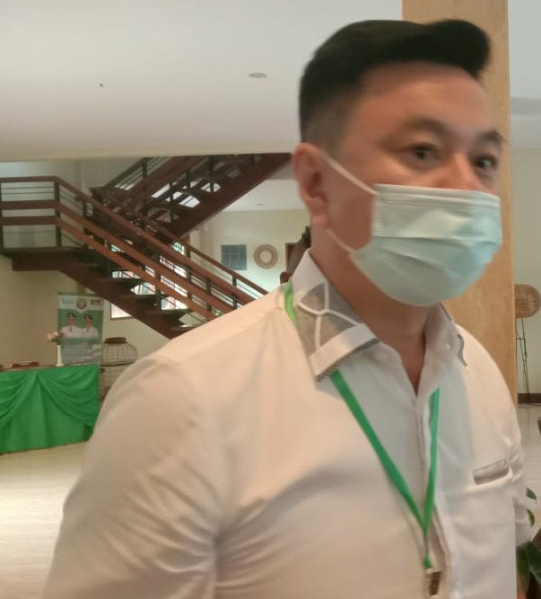 Calon Bupati Kaimana terpilih, Fredi Thie. Pria yang akrab disapa Kaibus itu menyampaikan rasa terima kasih kepada seluruh masyarakat Kaimana