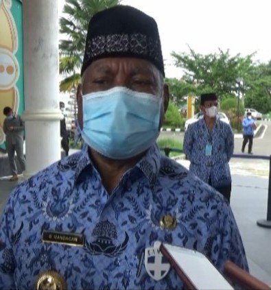 Gubernur Papua Barat Dominggus Mandacan
