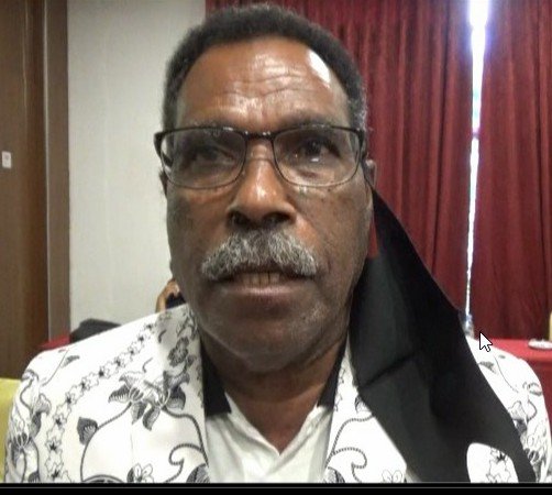 Ketua PGRI Kota Sorong, Yohanes Sagrim