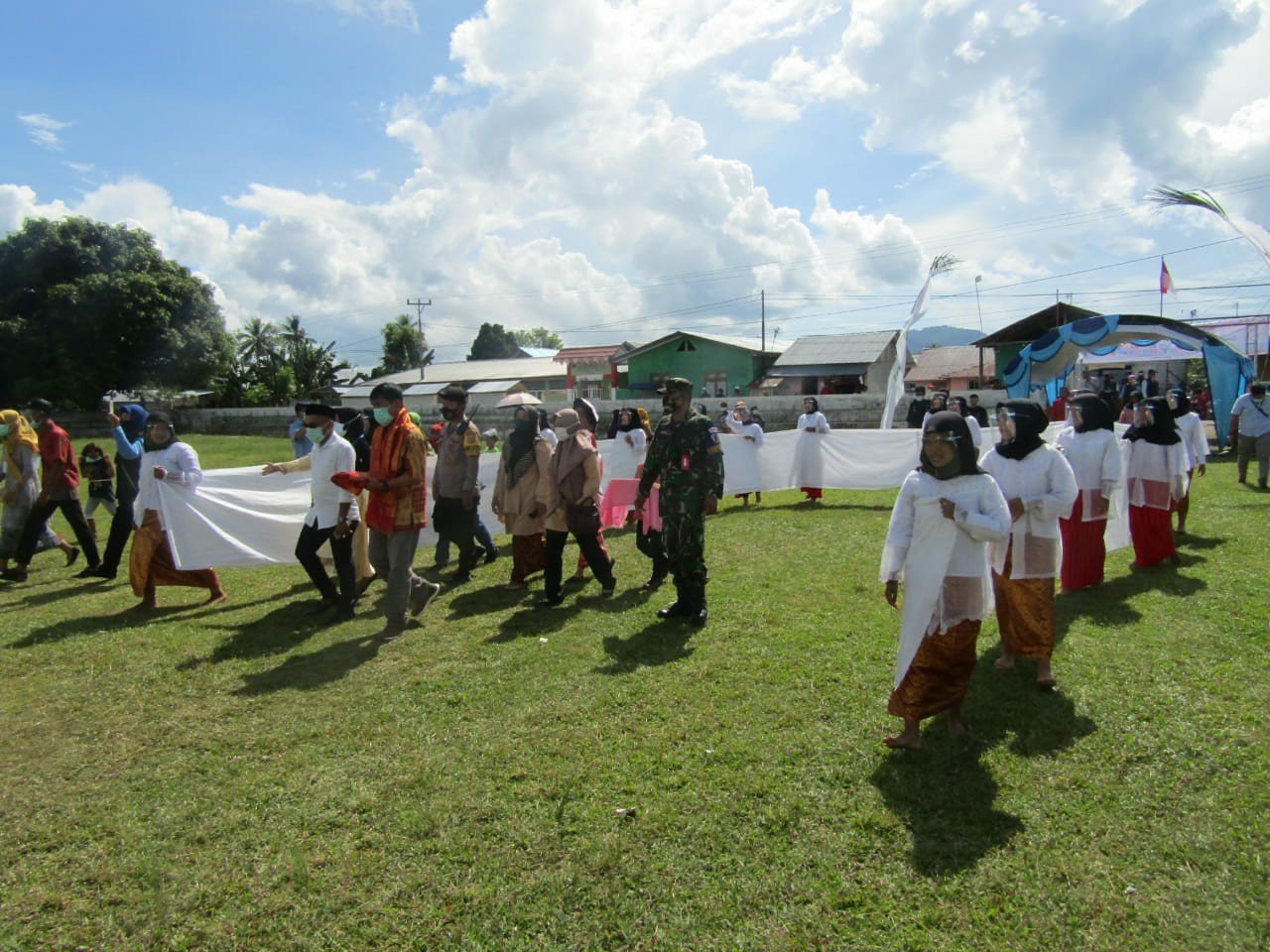 Penjemputan tamu undangan pada Festival Wei Matang Yateru Jadi Saita