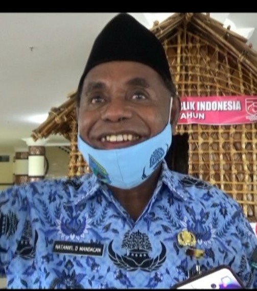 Sekda Provinsi Papua Barat Nathaniel Mandacan