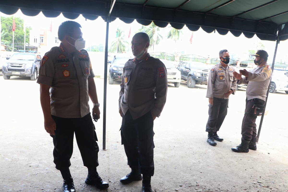 Tim Asistensi Polda Papua Barat saat tiba di Kabupaten Teluk Bintuni
