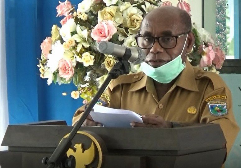Sekretaris Daerah Provinsi Papua Barat Nathaniel Mandacan