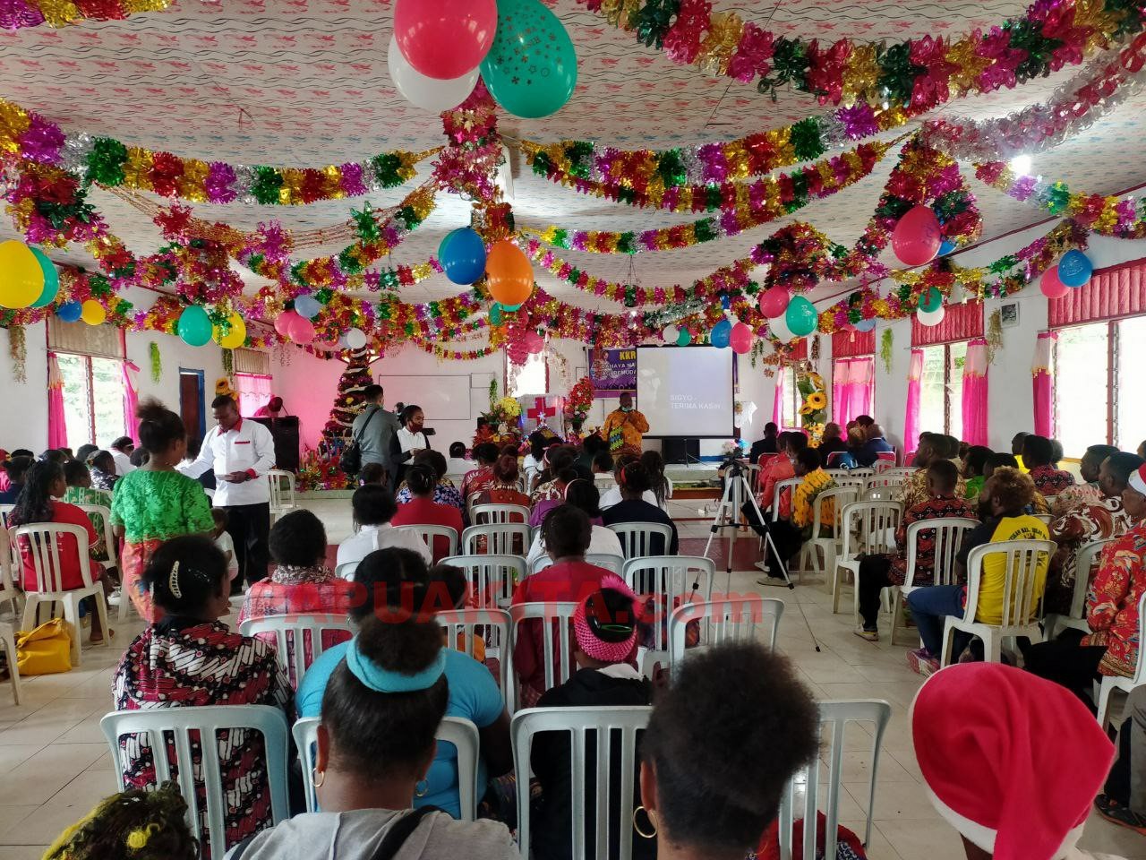 Sosialisasi Narkoba, Minuman beralkohol, HIV dan AIDS di Kampung Mbenti, Distrik Minyambouw, Kabupaten Pegunungan Arfak