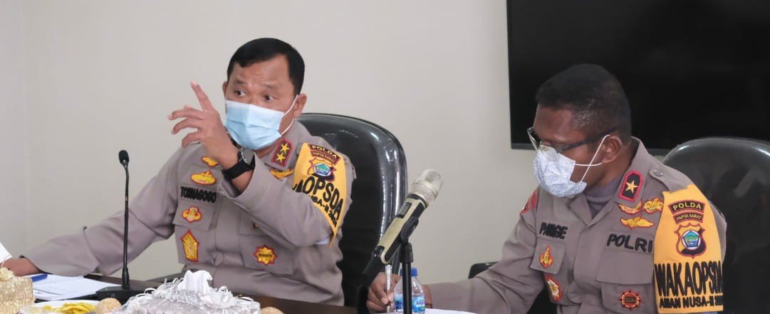 Kapolda PB, Dr. Tornagogo Sihombing, S.I.K., M.Si bersama Wakapolda, Petrus Patrige Rudolf Renwarin, S.H., M.Si
