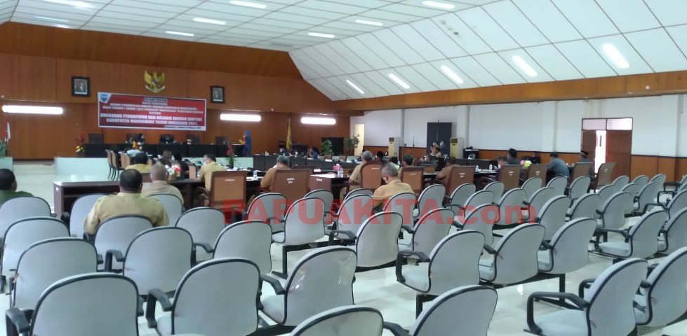 Suasana rapat paripurna DPRD masa sidang ke-1.