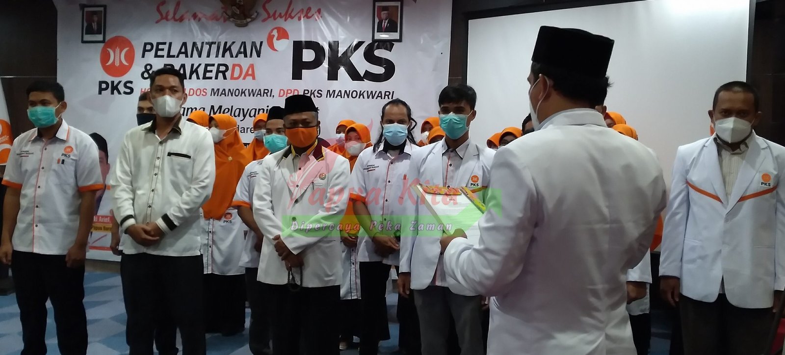 Ketua DPW PKS Provinsi Papua Barat Syaiful Maliki Arif saat memandu pelantikan pengurus DPD PKS Kabupaten Manokwari (2020-2025)