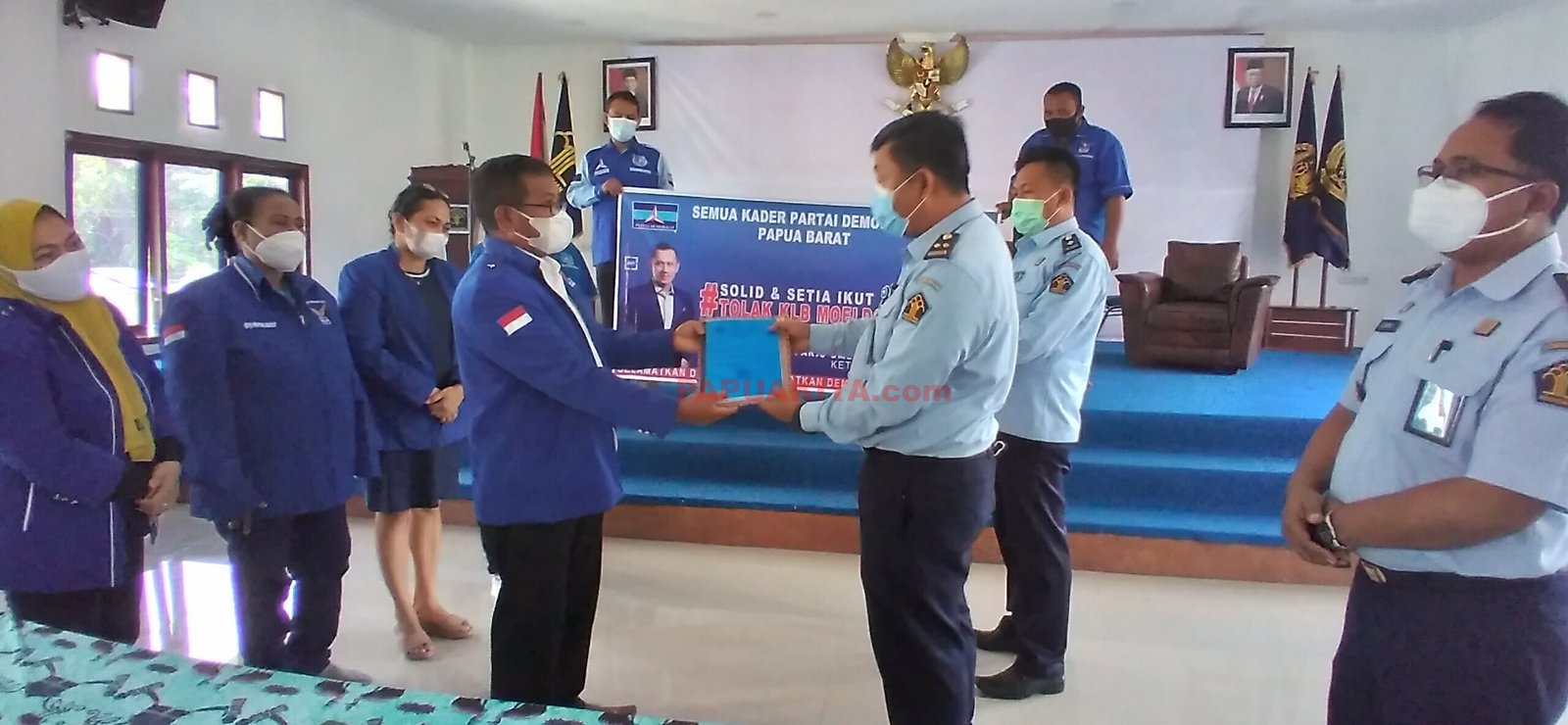 Pengurus DPD Partai Demokrat Provinsi Papua Barat saat melaporkan kembali kepengurusan partai ke Kanwil Kemenkumham Papua Barat