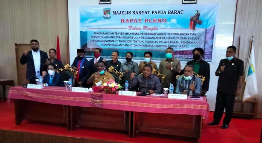 Rapat bersama MRPB dan DPRPB terkait revisi Perdasus Nomor 2 Tahun 2019