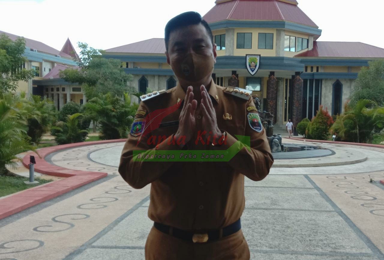 Bupati Kaimana Fredy Thie
