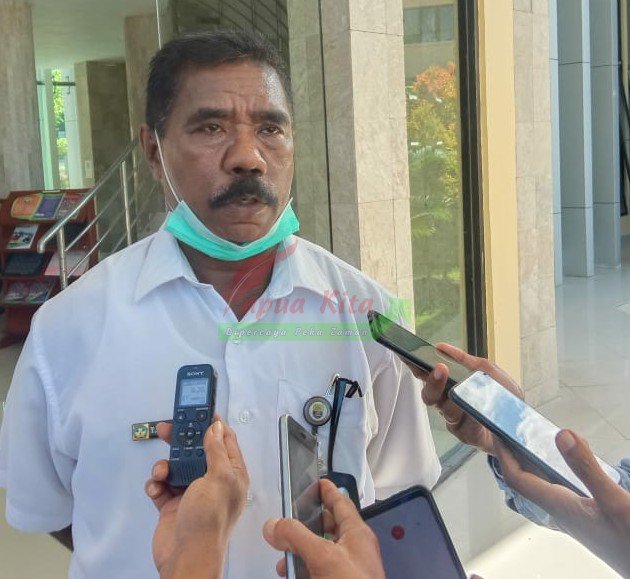 Kepala Satpol PP, Linsmas dan Damkar Kabupaten Kaimana, Yohanis Leisubun