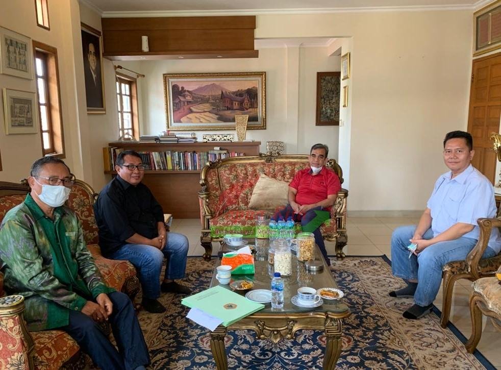 Ketua SMSI Pusat, Firdaus saat bertemu dengan Wakil Ketua MPR RI Ahmad Muzani.