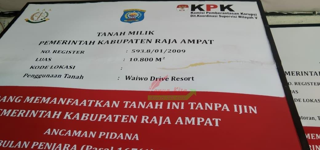 Plang yang berisikan informasi status aset milik Pemda Raja Ampat