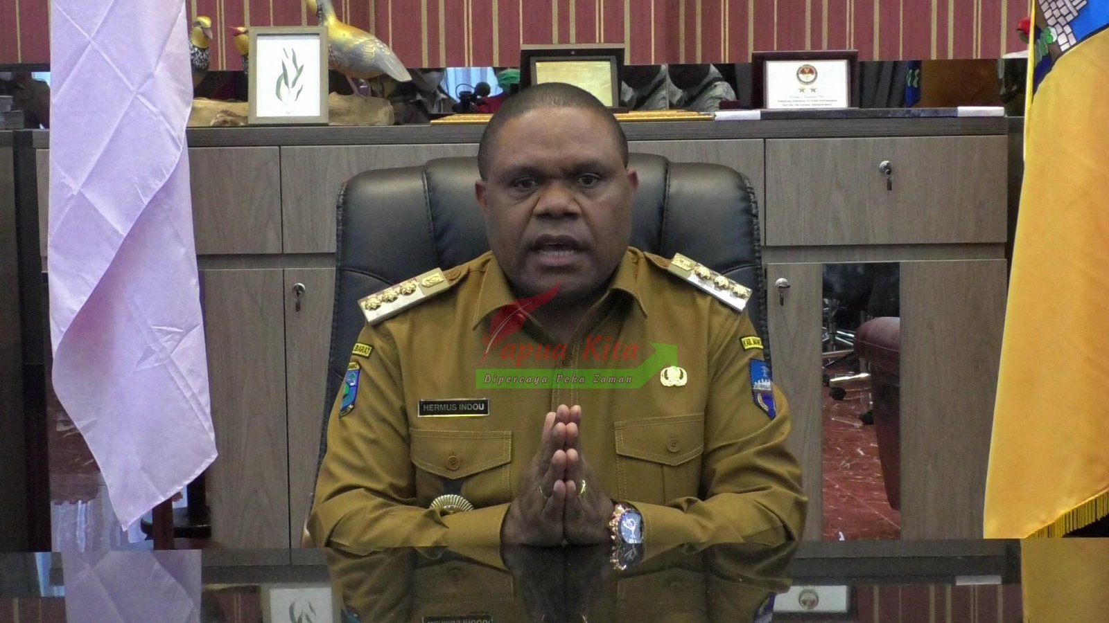 Bupati Hermus Indou