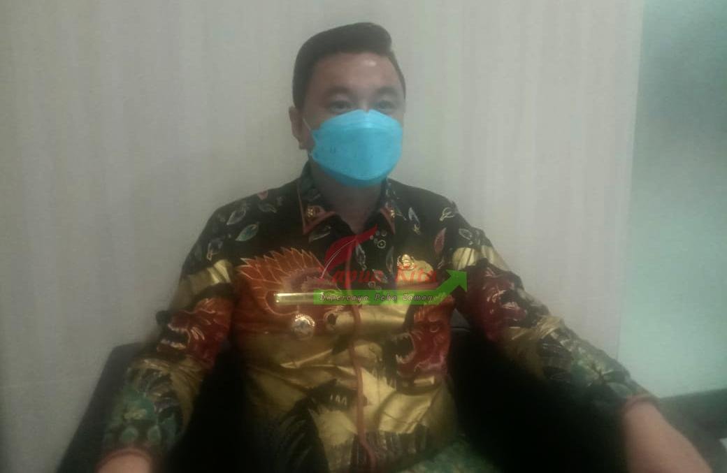 Bupati KaimanAa Freddy Thie