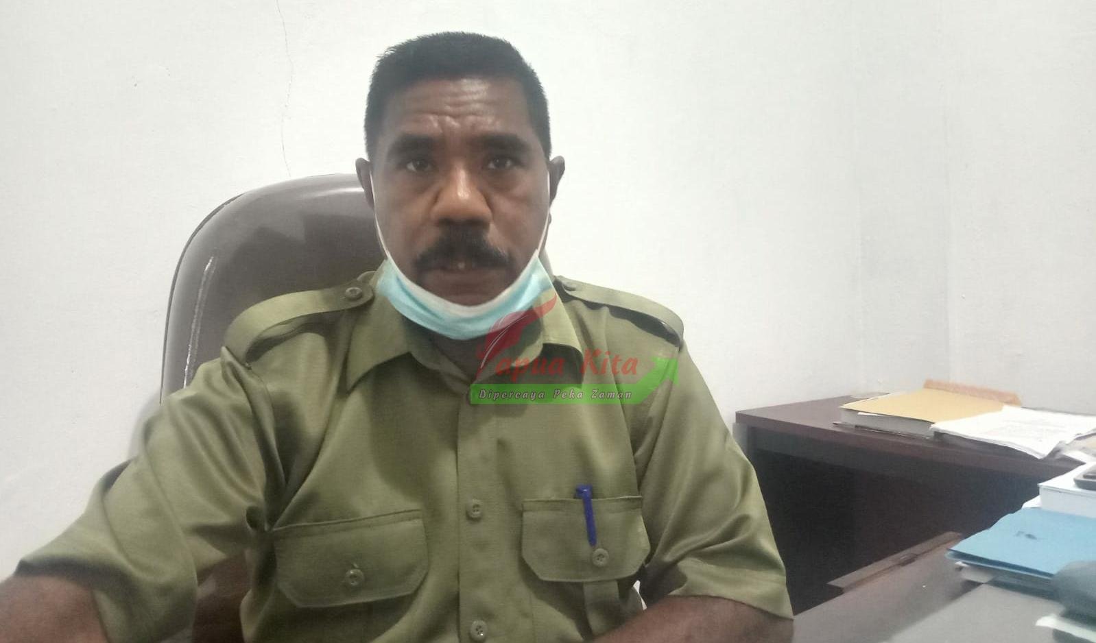 Kepala Satpol PP, Linsmas dan Damkar Kabupaten Kaimana, Yohanis Leisubun