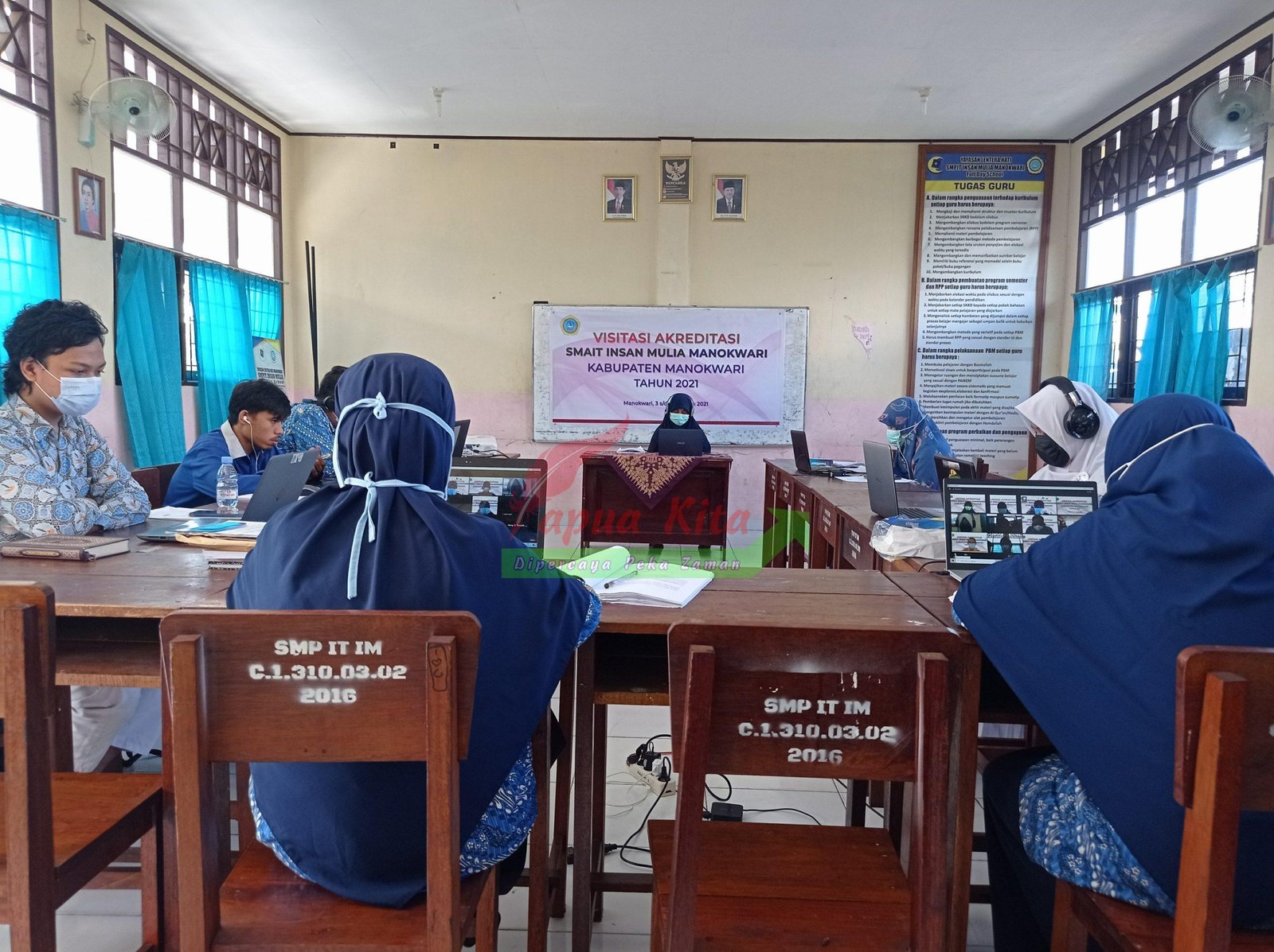 Kegiatan visitasi akreditasi BANS-M Provinsi Papua Barat ke SMAIT Insan Mulia Manokwari yang digelar secara daring melalui aplikasi zoom meeting.